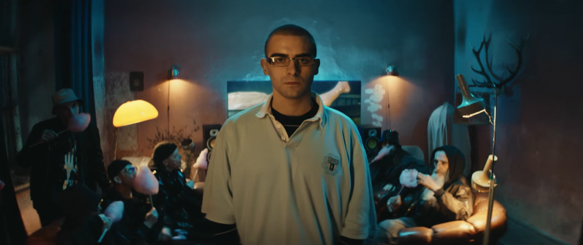 Quebonafide wysłał kolejne tajemnicze przesyłki. Co jest w środku?