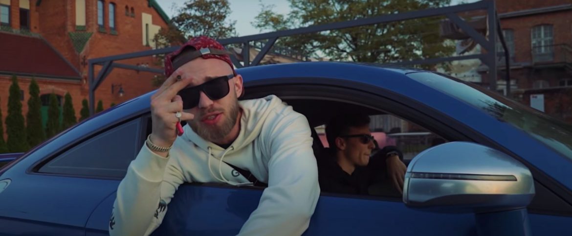 Producent oskarża Kaziora o unikanie rozliczenia