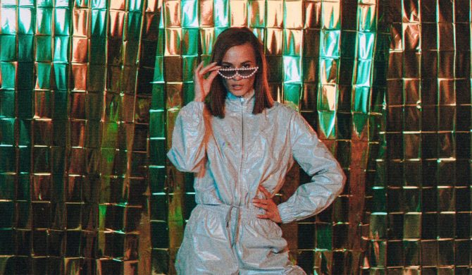 Natalia Szroeder w akustycznej wersji nowego singla