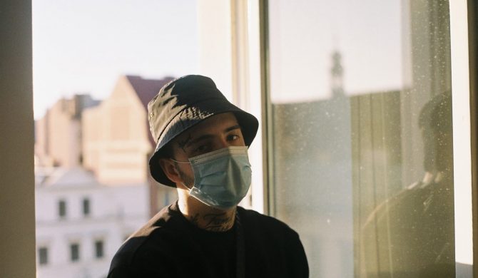 Rizi Beizeti w izolacji – zobaczcie klip do kawałka „Lockdown”