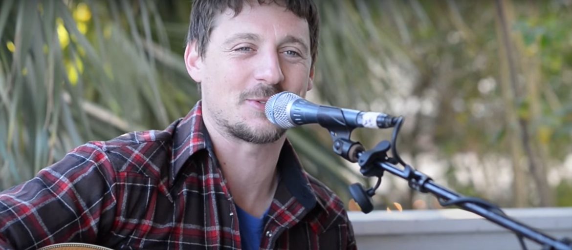 Muzyk prawie miesiąc czekał na test na koronawirusa