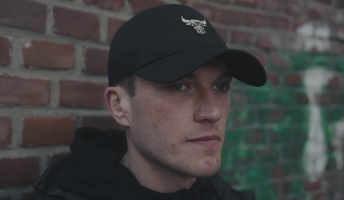 „Wygrzewka” – nowy klip Żurka