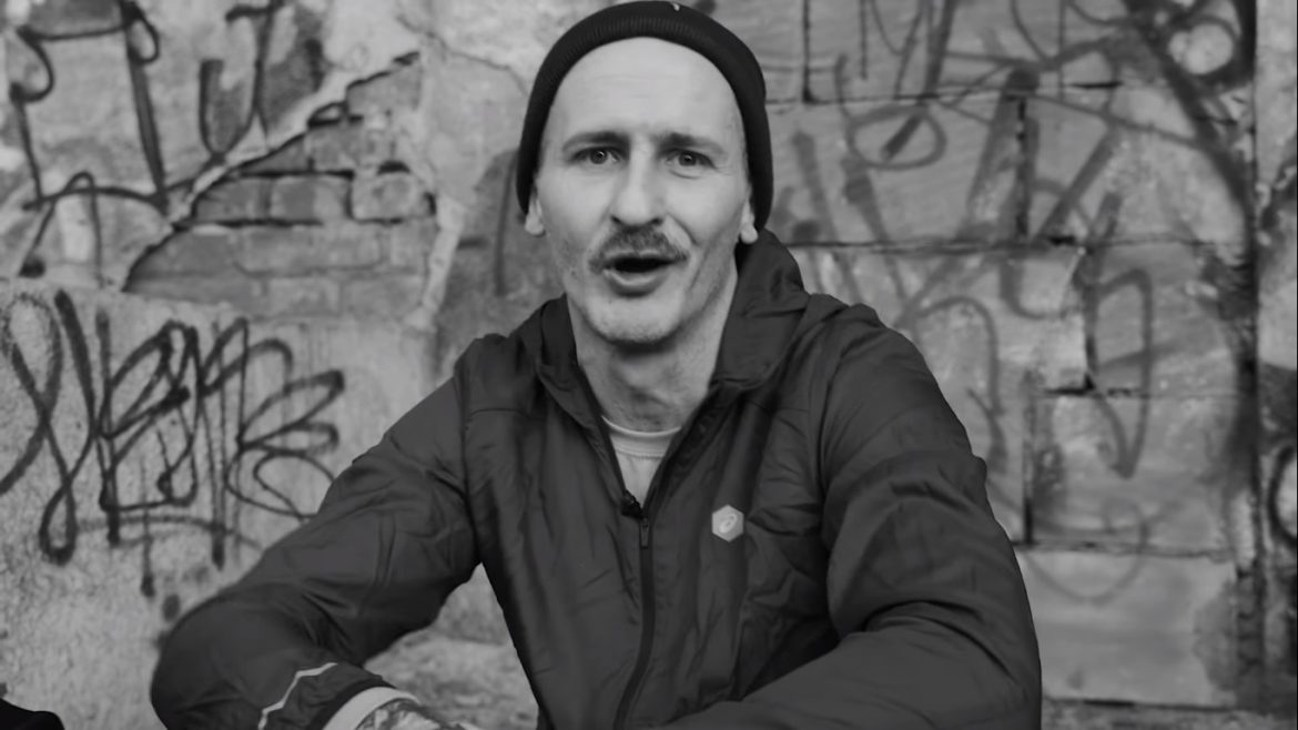 Eldo wraca do mediów – nowa praca i audycja w Czwórce