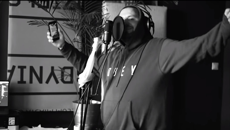 #Hot16Challenge2: Mielzky pokazuje władzy „middle finger” w kapitalnej zwrotce