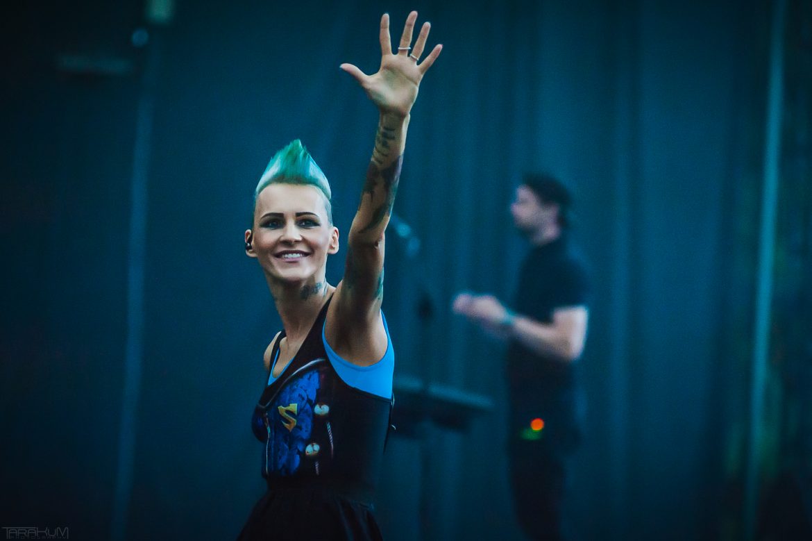 Agnieszka Chylińska: „Macierzyństwo okazało się brutalnym strzałem w mój egoizm”