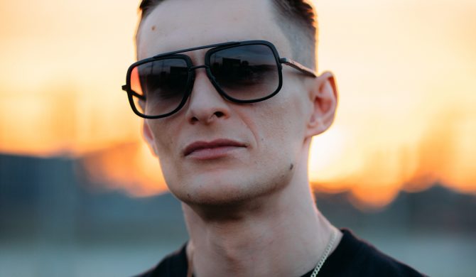 Sir Mich i Kali łączą siły