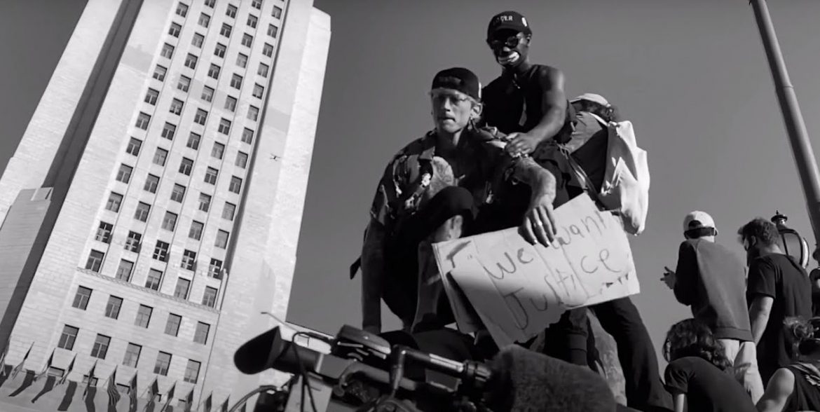 Machine Gun Kelly przerabia klasyk Rage Against The Machine