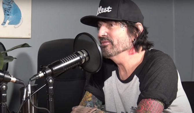 Tommy Lee wyznał, ile alkoholu spożywał w szczytowym okresie. To cud, że muzyk jeszcze żyje