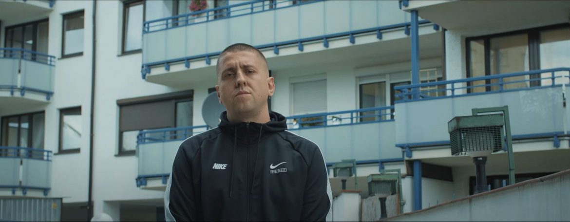 „W imię Ojca Trapu” – Białas wjeżdża z nowym singlem