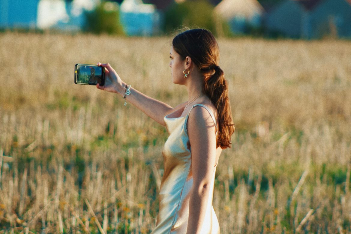 Bow Anderson prezentuje nowy singiel „Heaven”