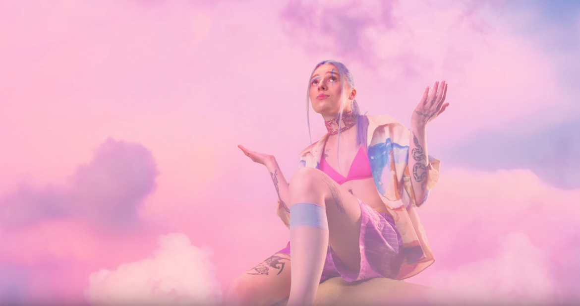 Żabson zaczyna promować młode talenty. Pierwszym z nich jest jego DJ-ka, Young Leosia