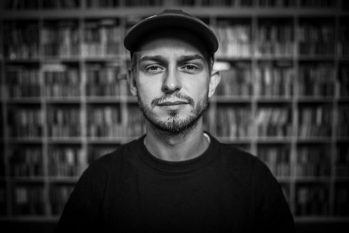 Vito Bambino ma rady dla „panów od rapu”: „Mniej wtyczek na wokalu, więcej linijek”