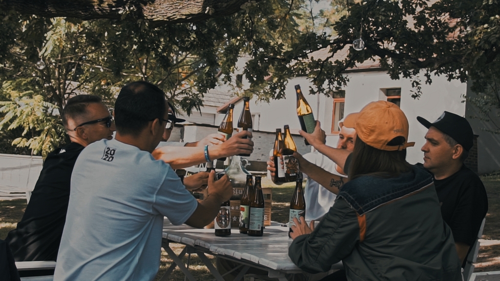 Proceente prezentuje teledysk „Hawajscy Patole”