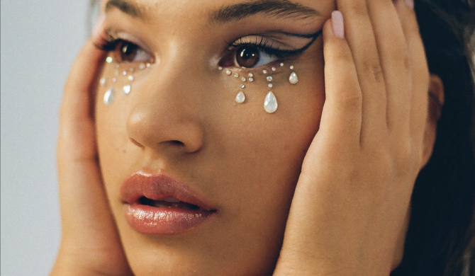 Alicja odkrywa swoje wnętrze w utworze „Pusto”