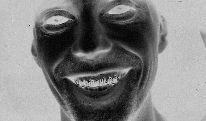 Słoń: „Super się czuje ze świadomością, że jeśli ktokolwiek z moich bliskich zachoruje, to zgnije w kolejce w poczekalni bądź w domu”