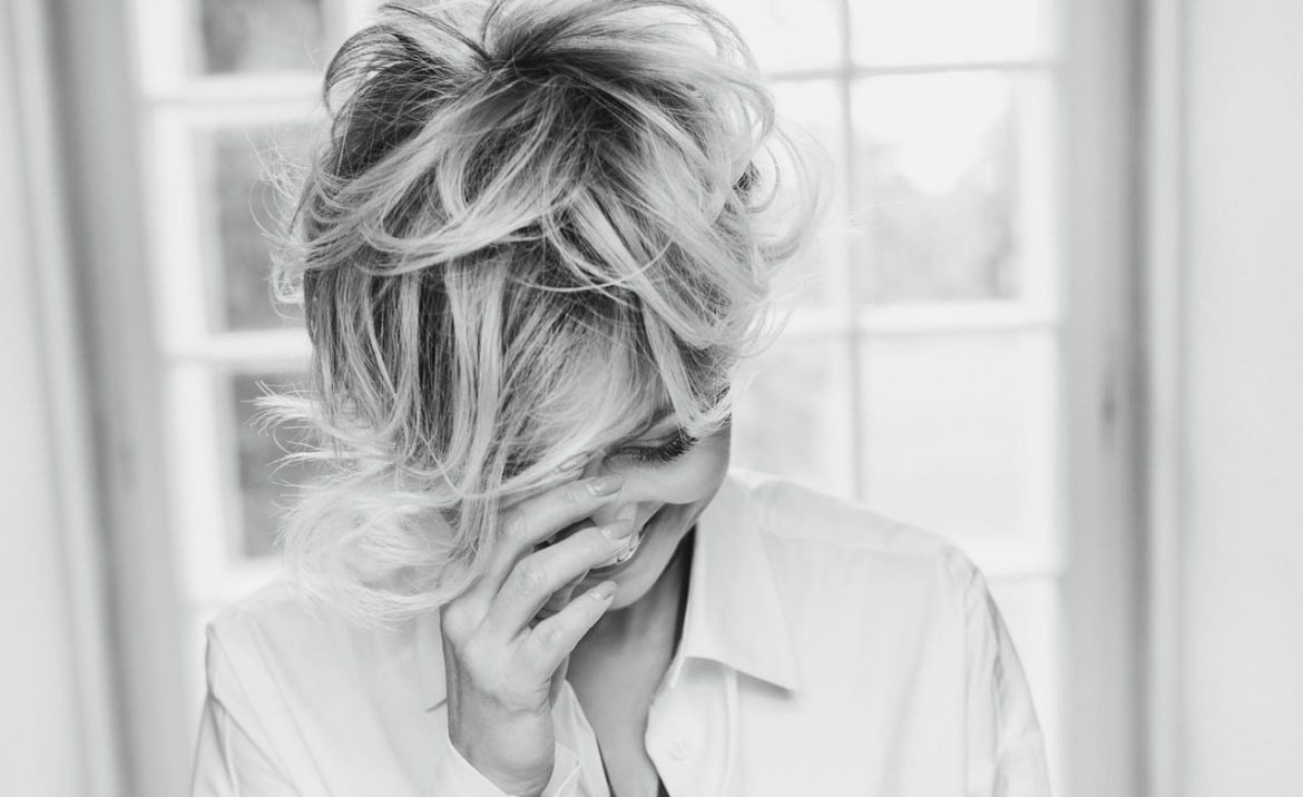 Adam Konkol poczuł krew i jeszcze mocniej uderza w Annę Wyszkoni