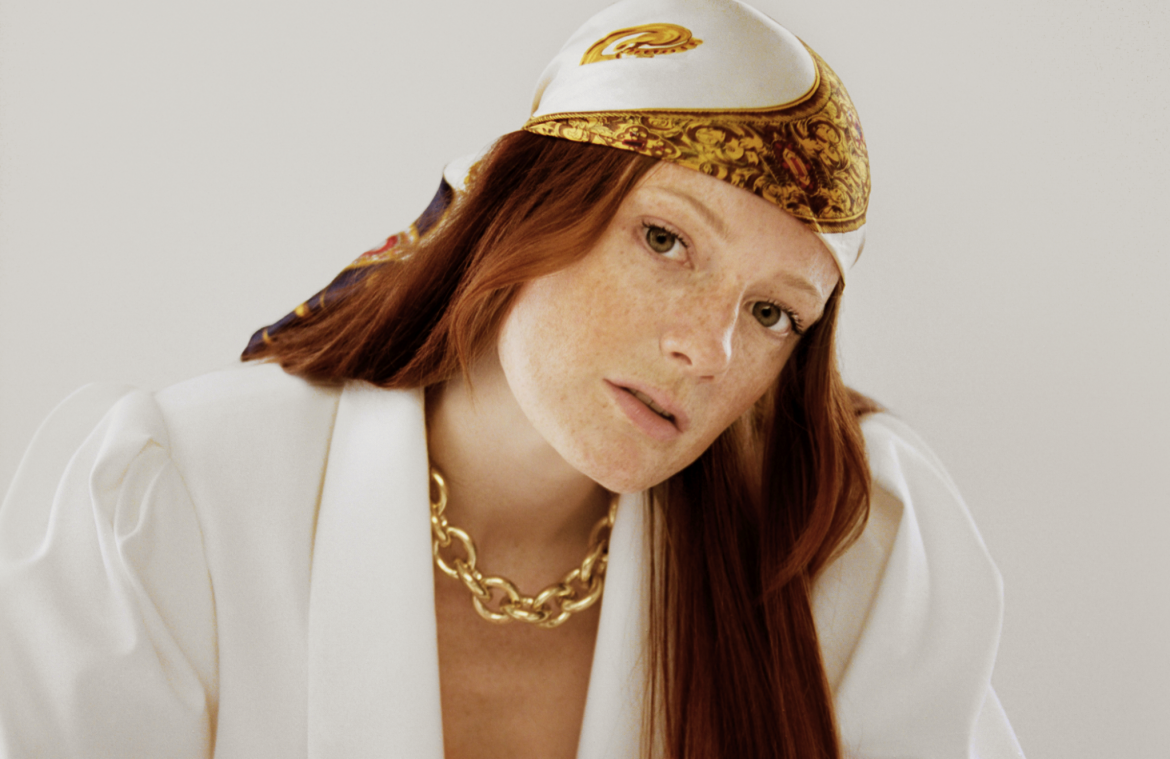 Dziewczyna z dobrego domu zafascynowana ulicą z singlem „Komfort”