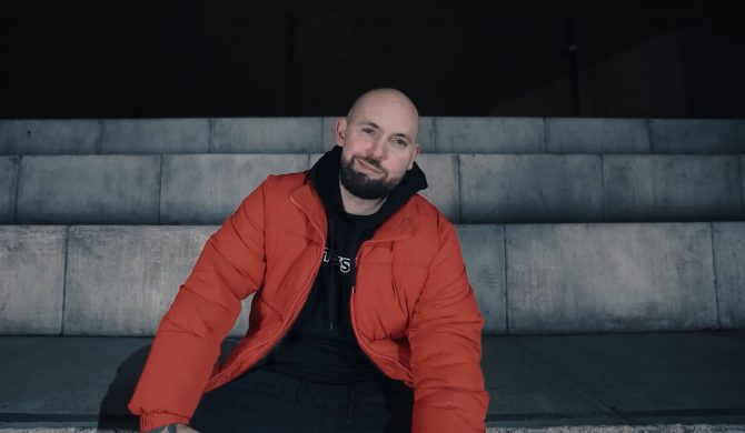 VNM: „Uciekam przed strachem, tylko tak potrafię”