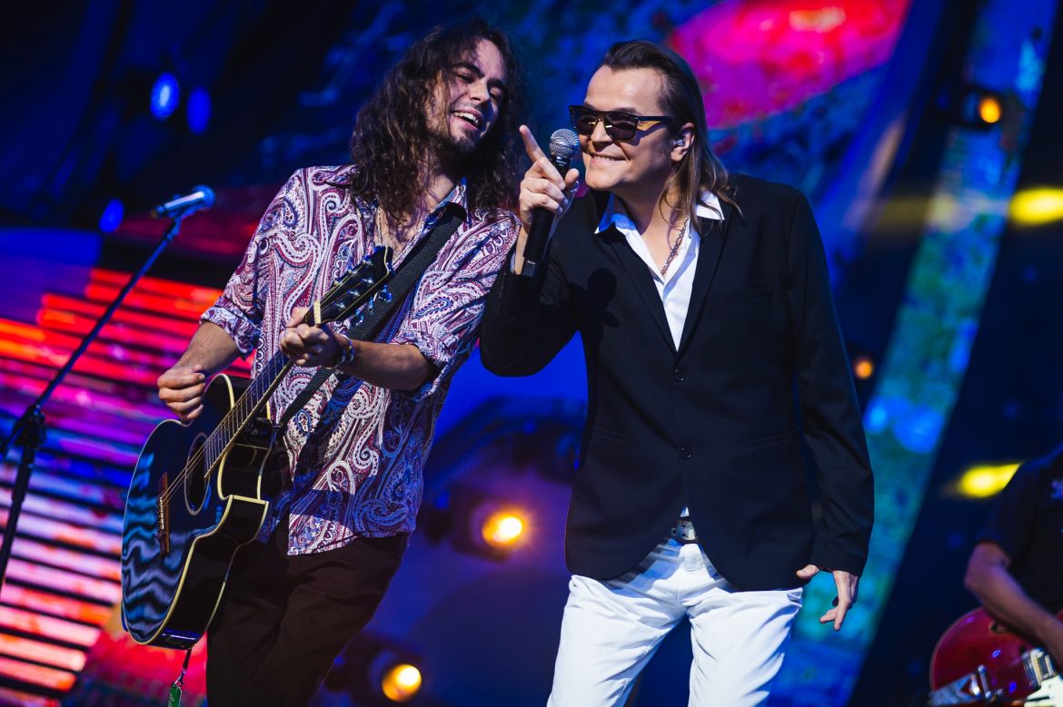 Bryan Adams miał nagrać własną wersję hitu Wilków. Co poszło nie tak?