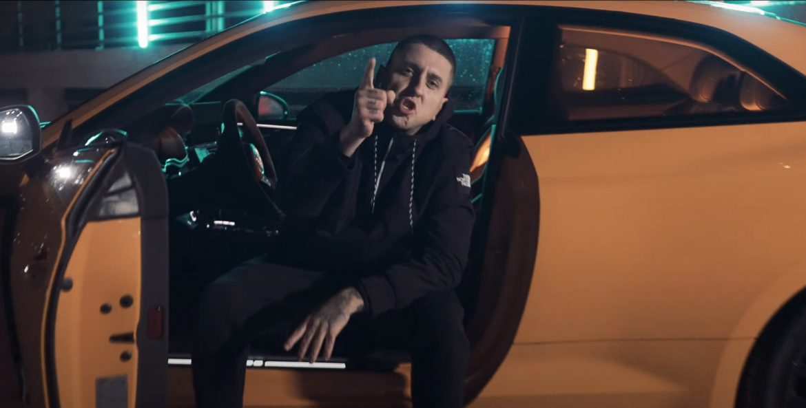 Białas w nowym singlu promującym mixtape Ciemnej Strefy