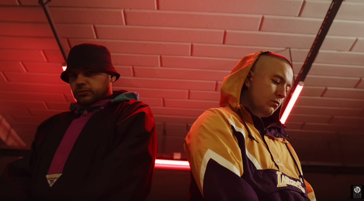 Tau: „Marzyłem o wielkiej płycie co doda mi skrzydeł i wyrwę się z klatki, jak Sokół i Szpaku polecę na bicie”