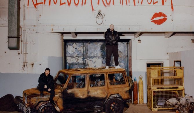 Zamiast rewolucji megalomania, rozczulanie się nad sobą i słaby humor – Marcin Flint recenzuje „Romantyczną rewolucję”