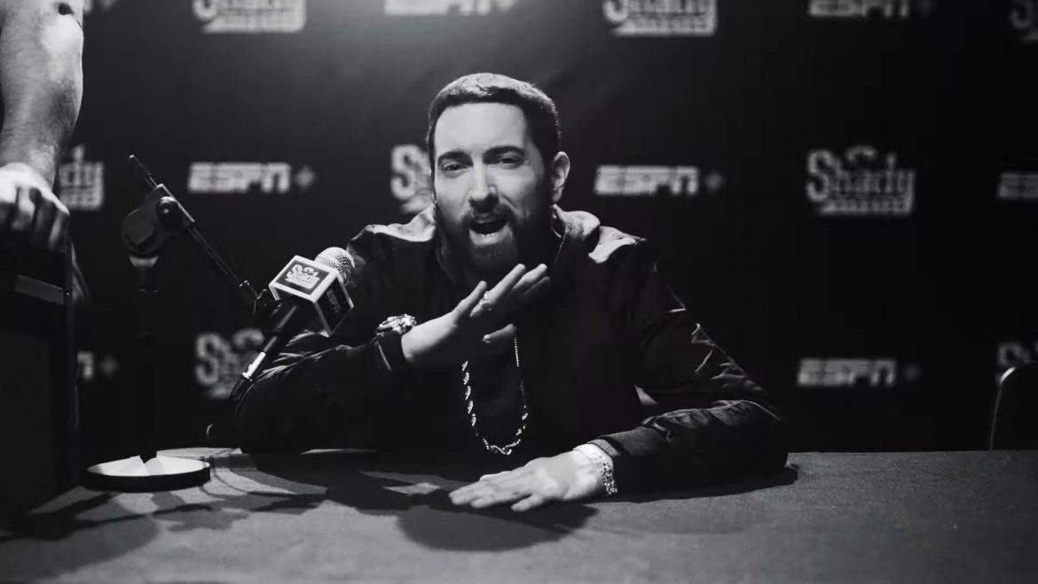 Nowy teledysk Eminema promuje main event dzisiejszej gali UFC