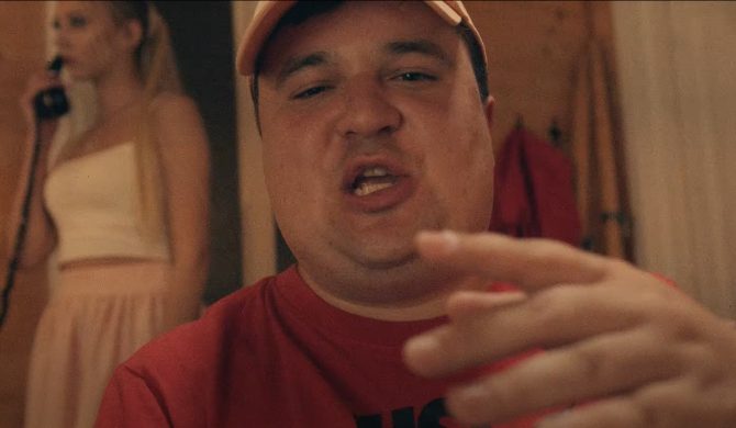 Przemek Ferguson rozlicza się z przeszłością w emocjonalnym singlu „M”