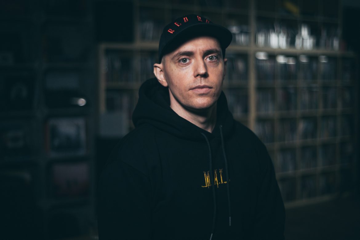 Słoń wspomina swój pierwszy kontakt z twardymi narkotykami