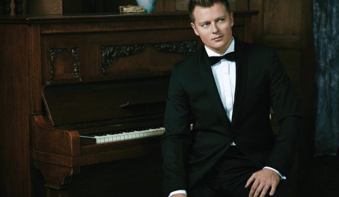 Rafał Brzozowski zniknie z programu „Jaka to melodia?”. Wiemy, kto ma go zastąpić