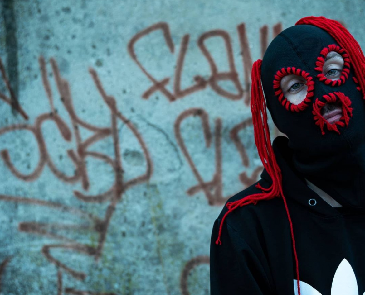 Flamma Flame dissuje Komila: “Piszesz mi kur*o, że skończysz karierę, a zobacz jak z tobą tu jadę”