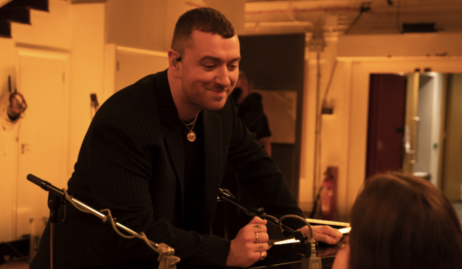 Sam Smith z nową wersją kultowego „Time After Time”