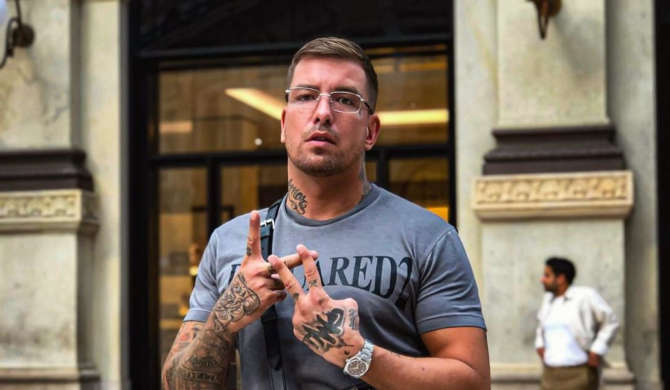 Sentino do Tony Jazzu: „Jesteś synem kur*y, fraj*rem, cwel*m 45-letnim”