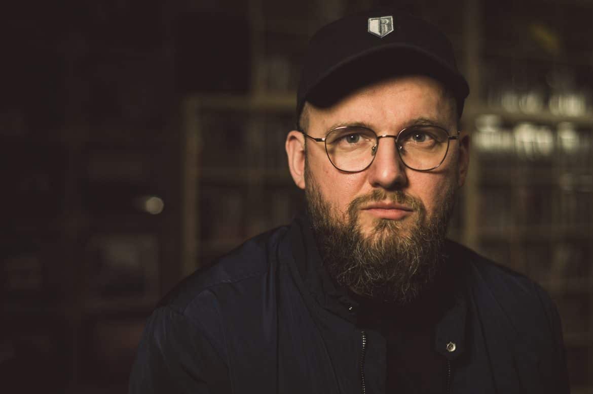 KęKę kontruje Intruza, a ten nieprzyjemnie się odgryza