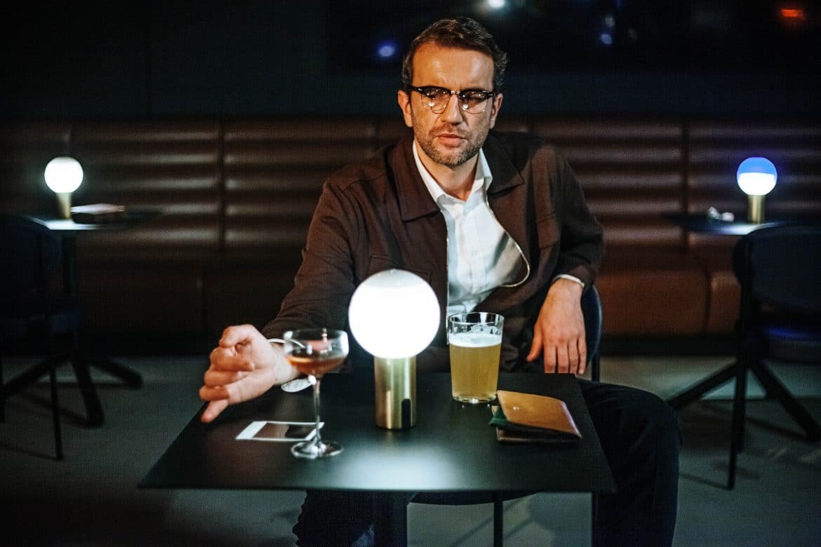 Tomasz Kot w klipie obiecujących debiutantów