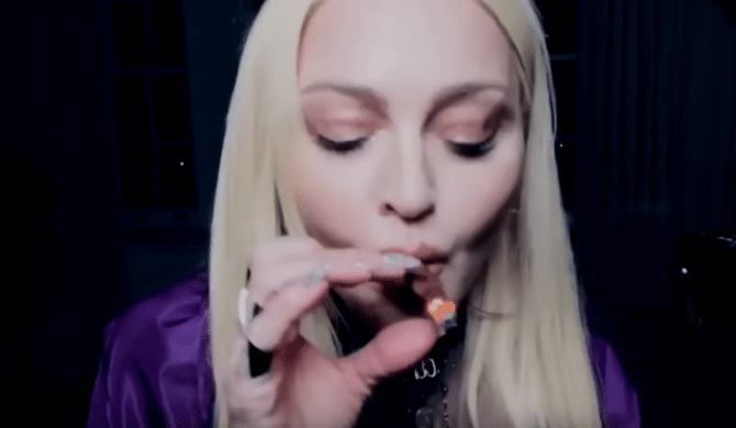 Madonna z wielkim jointem w nowym klipie Snoop Dogga