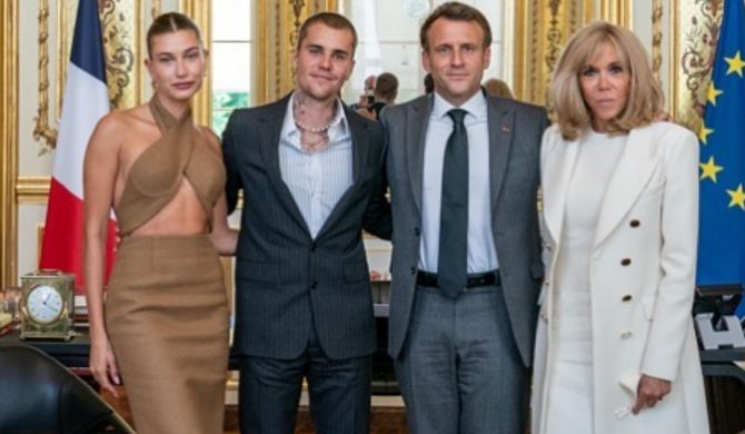 Justin Bieber spotkał się z prezydentem Francji. Buty gwiazdora wzbudziły spore kontrowersje