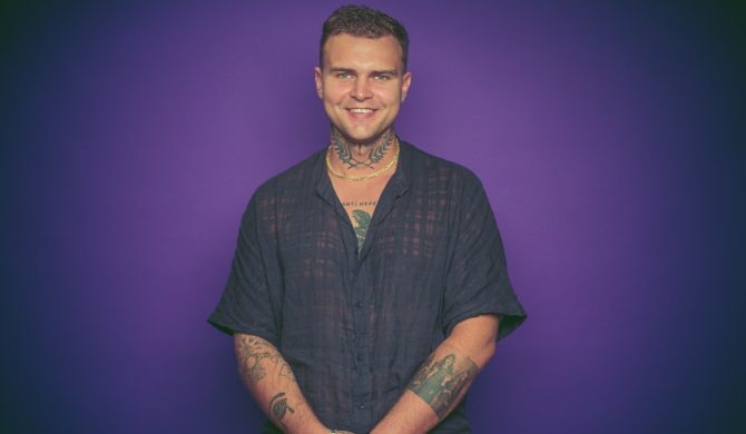 Sarius śpiewa przebój Dody