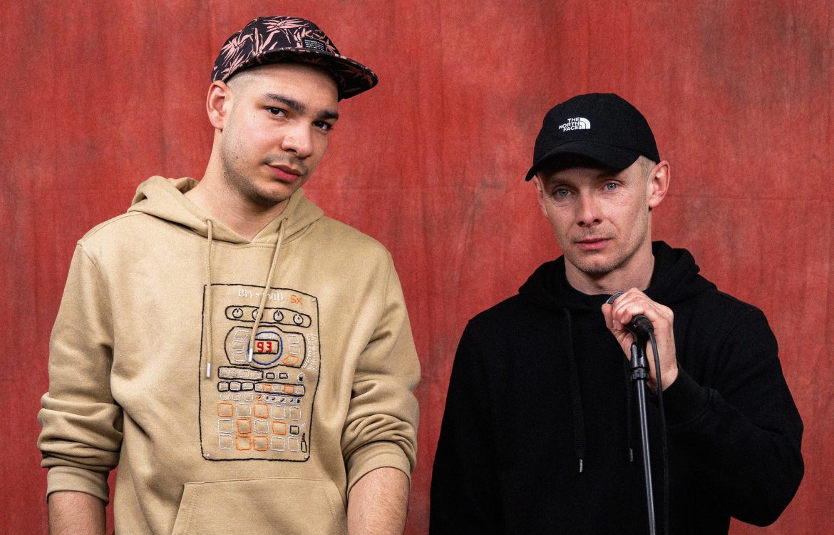 Włodi gościem cyklu „Bez bitu”. Zobaczcie wyjątkowe wykonanie „Połamanych skrzydeł”