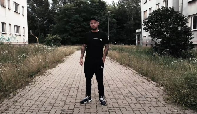 „Włóczęga” – Kaz Bałagane i jego gość w nowym singlu