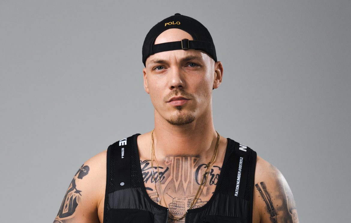 Zrobił karierę w Niemczech – teraz debiutuje w wytwórni Malika Montany. Kronkel Dom z pierwszym singlem w barwach GM2L