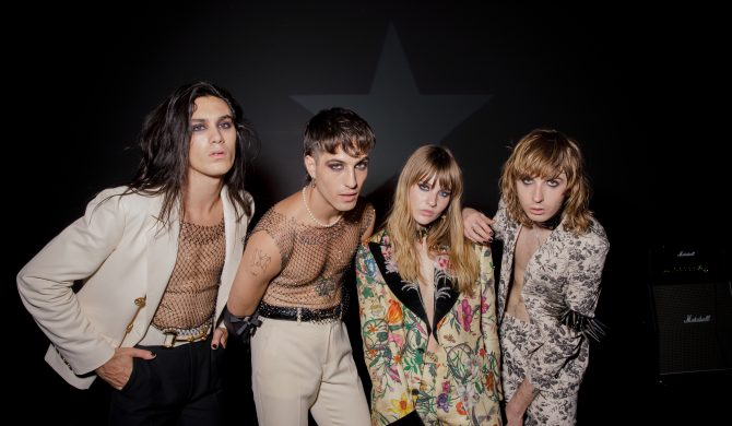 Basistka Maneskin pozuje nago. O jeden raz za dużo