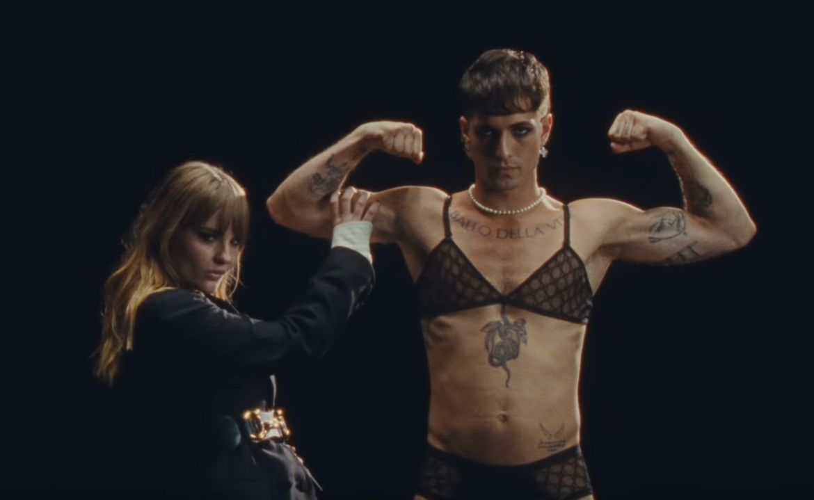 Wokalista Måneskin znowu całuję się z facetem. Pełen kontrowersji, nowy teledysk zwycięzców Eurowizji