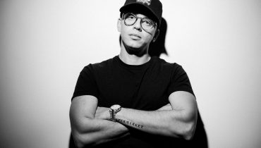 Logic ostro zrugał fana: „Czy ty skurwy***ie, piszesz smsa w momencie, gdy ja daje z siebie wszystko?”