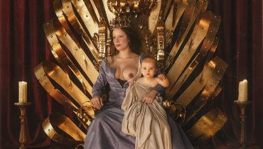 Jest to album konceptualny, „skupiający się na radościach i horrorach ciąży i porodu” – recenzujemy nowy album Halsey