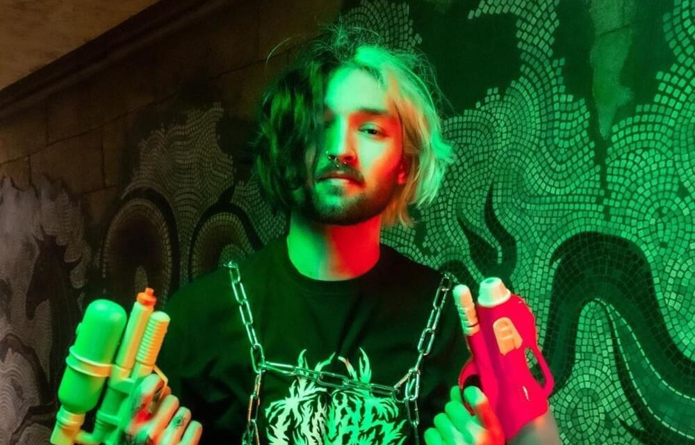 Chivas zaatakowany na koncercie. Raper dostał w głowę butelką