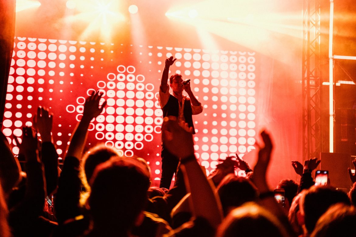 Sarius o rapie Xayoo: „Ma to ręce i nogi i nie jest to żenujące”