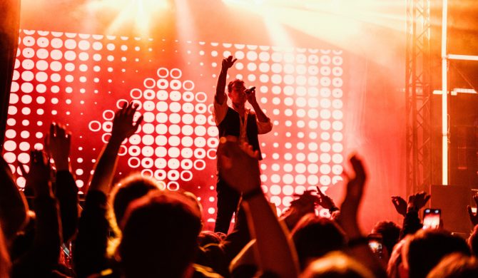 Sarius o rapie Xayoo: „Ma to ręce i nogi i nie jest to żenujące”