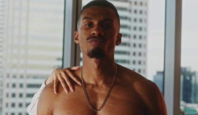 Dziewczyna Denisa Załęckiego uczestniczyła w „gorących” live’ach Josefa Bratana. Jej matka komentuje zachowanie rapera