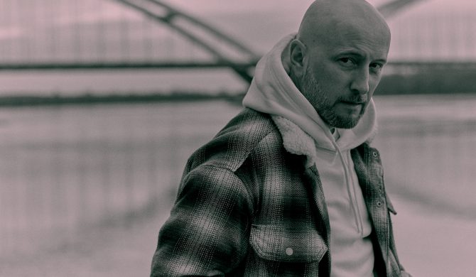 Małpa składa hołd polskim raperom w kapitalnym singlu